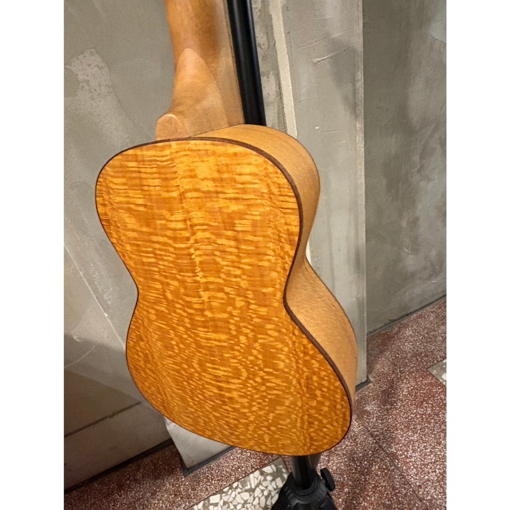 tw-11134207-81ztl-mhlwolndkr9f7b