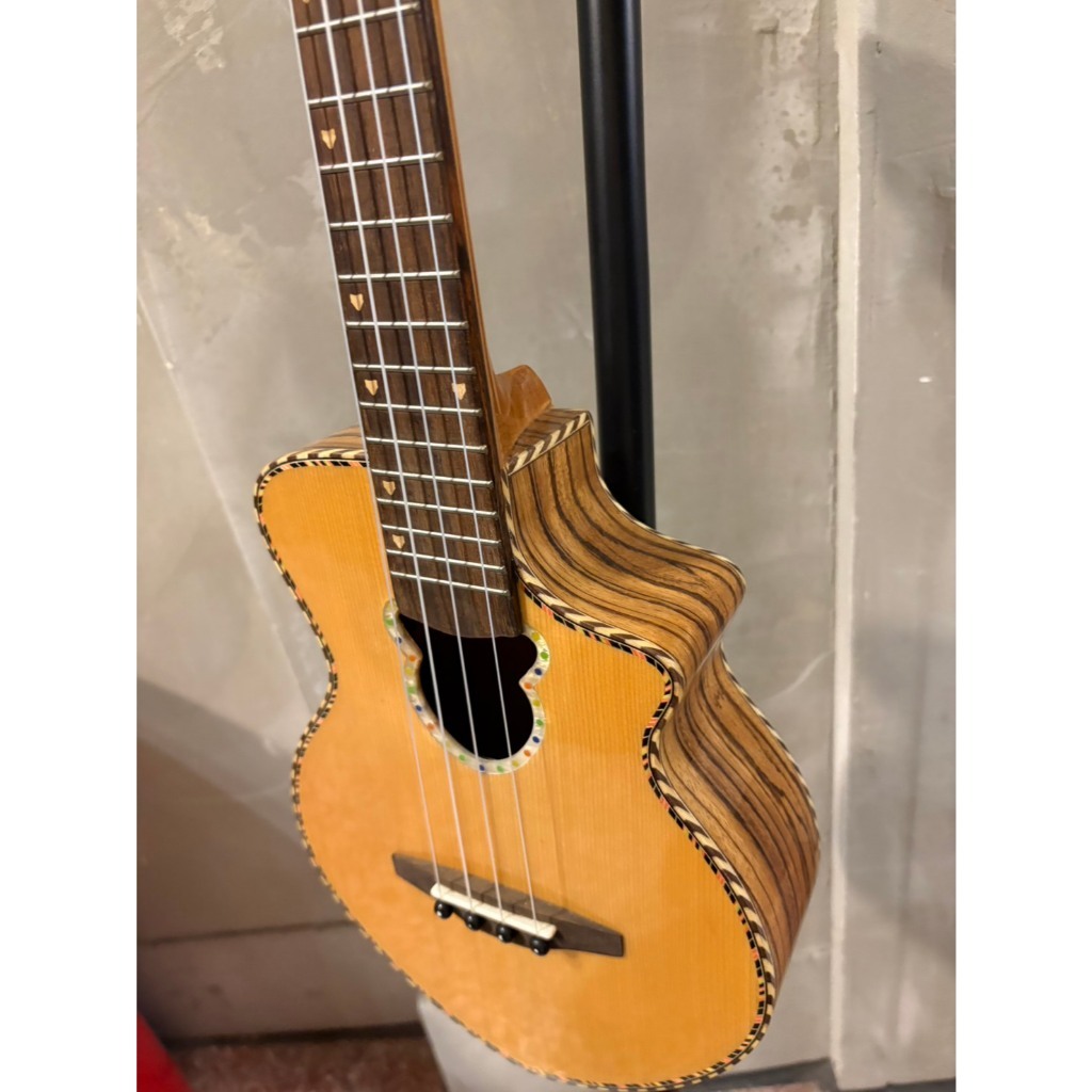 tw-11134207-81zth-mhn5w3cx1yww6c