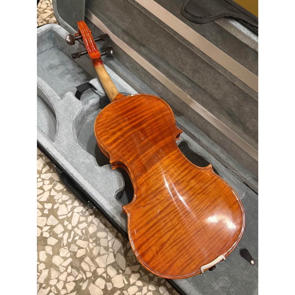 tw-11134207-81zte-mjigruh96tj924