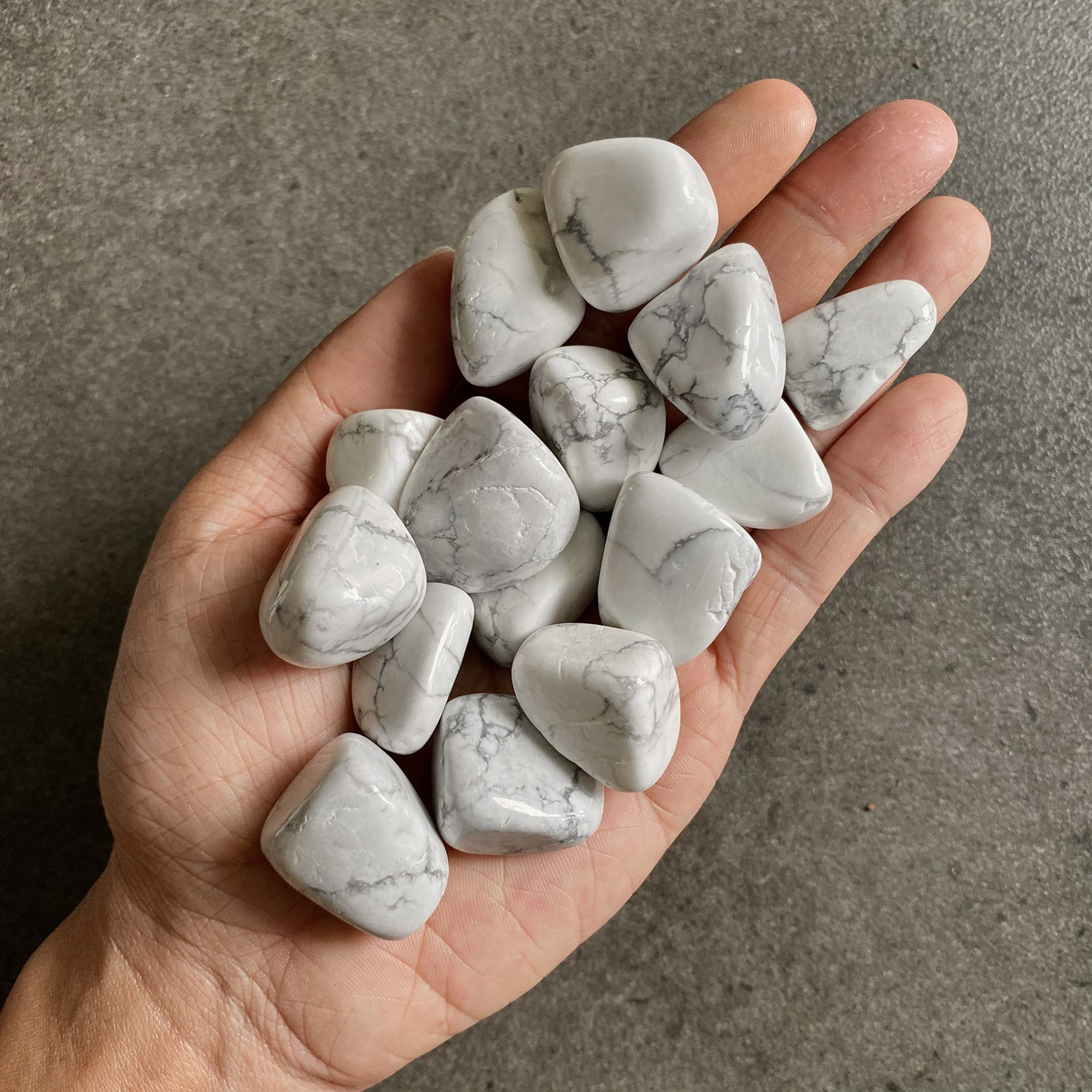 Tumbles - Howlite - 4.jpg