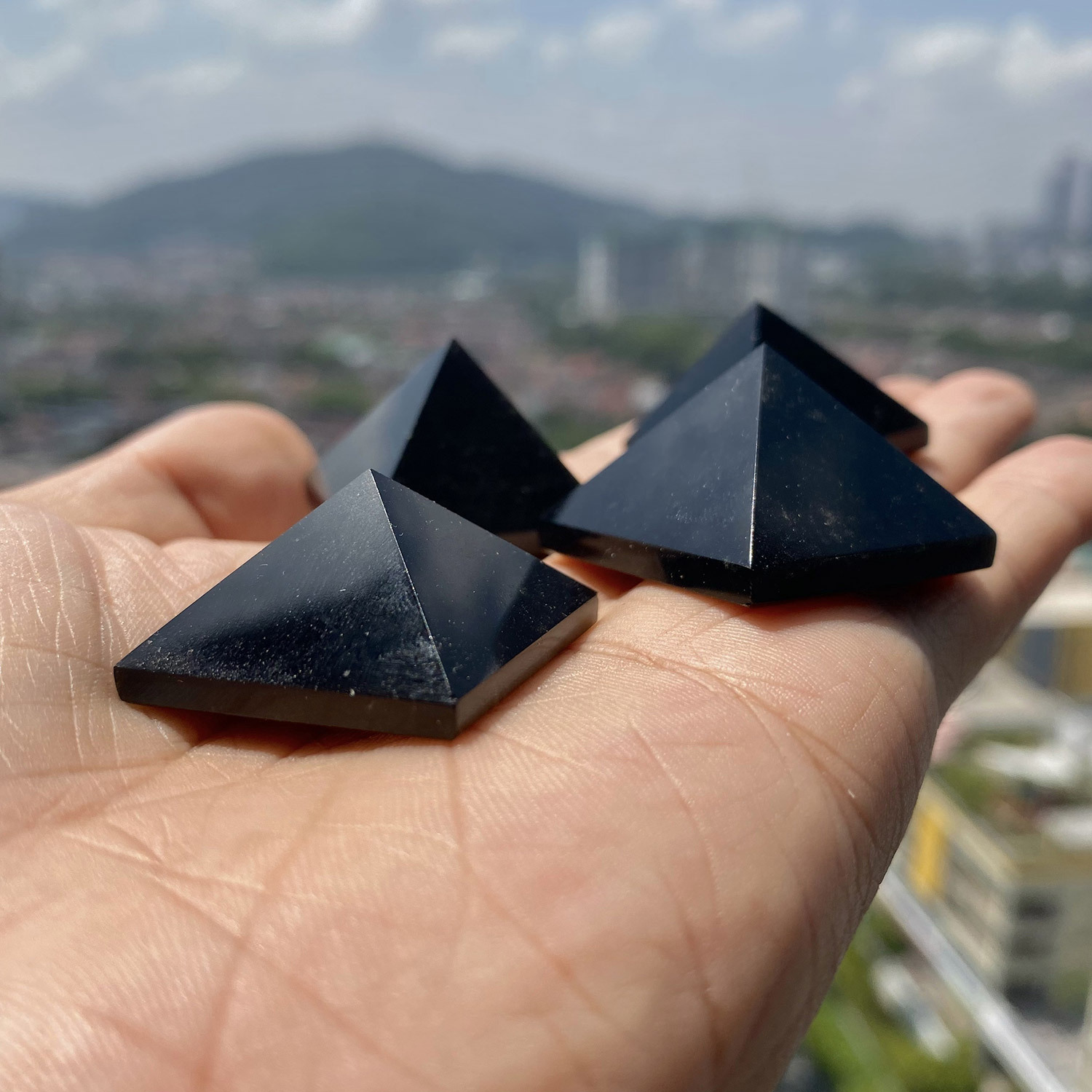 Pyramid - Black Obsidian - 2.jpg