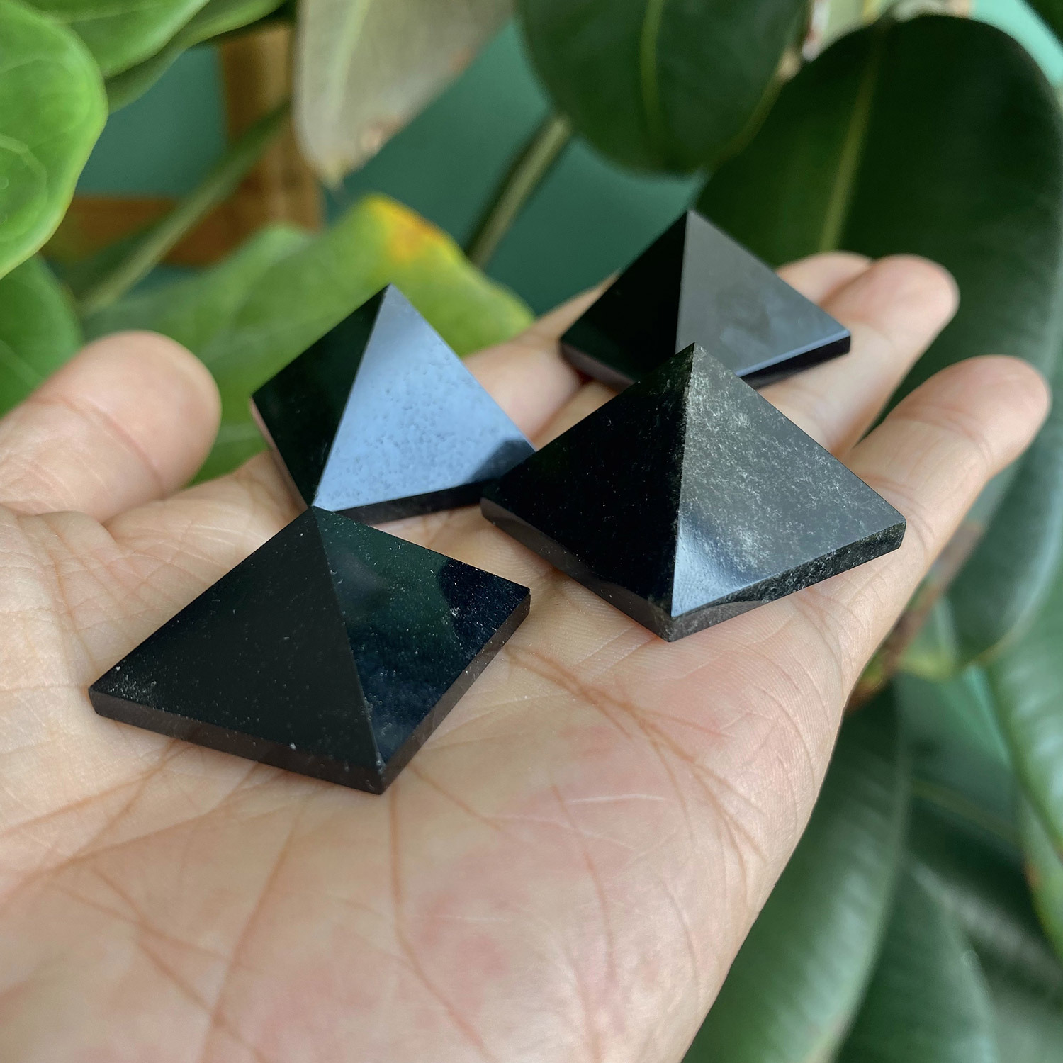 Pyramid - Black Obsidian - 3.jpg