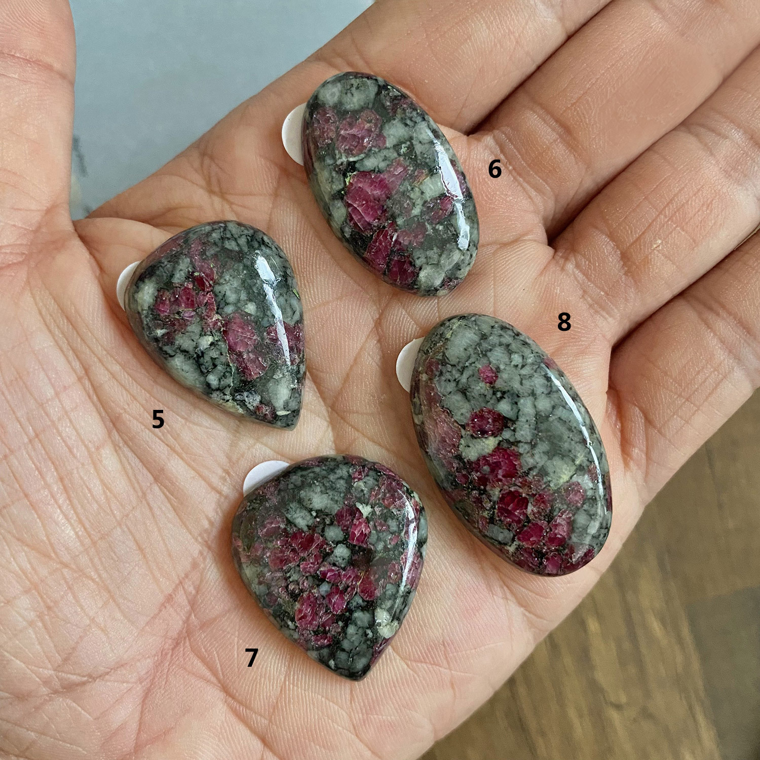 Cabochon - Eudialyte - 3x.jpg