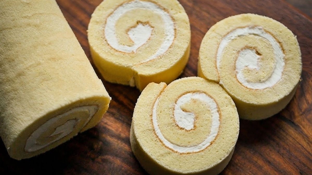 Vanilla Sponge Swiss Roll