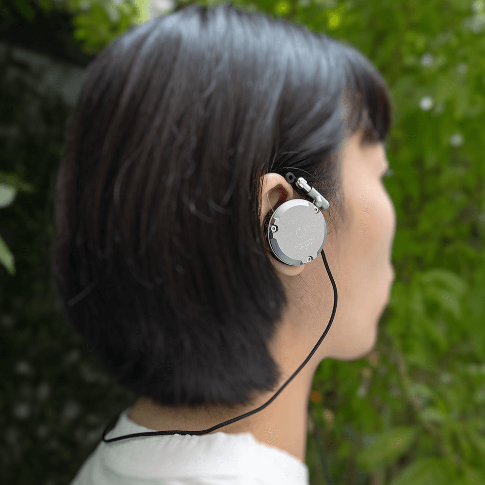 ATH-EM7x_lifestyle-02