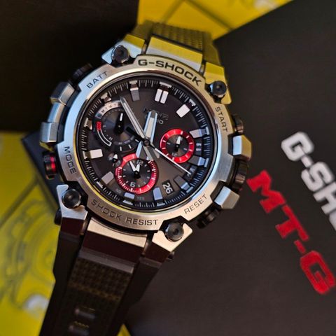 photo_6064578476213651325_y