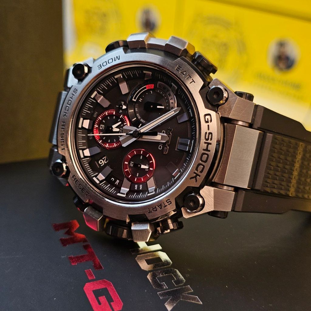 photo_6064612866016790906_y