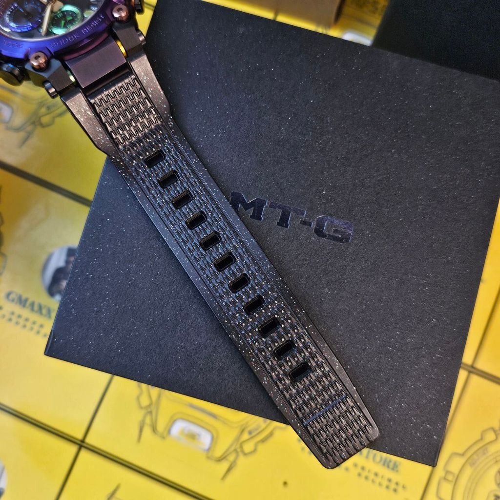 photo_6064578476213651319_y