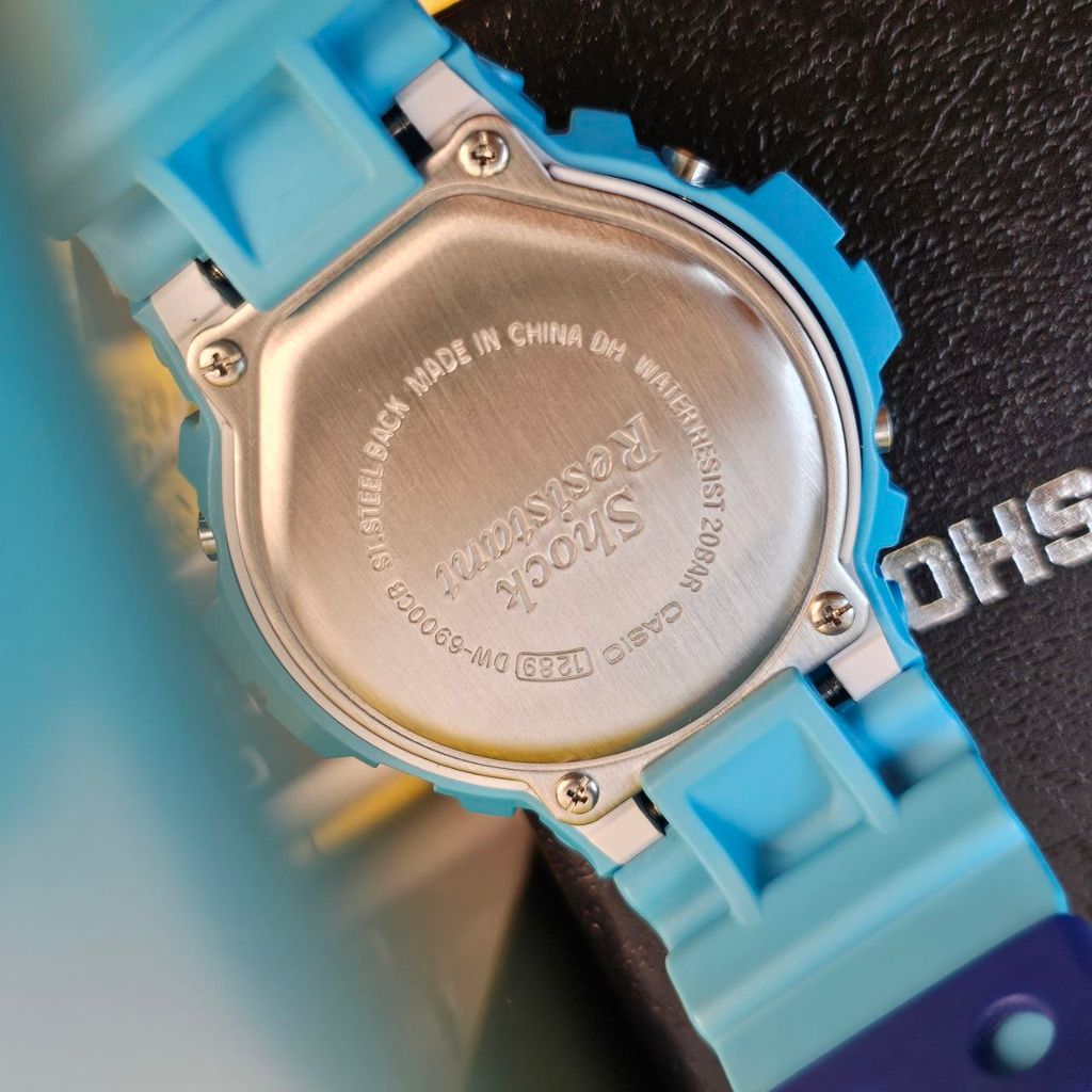 photo_6177096659339690614_y