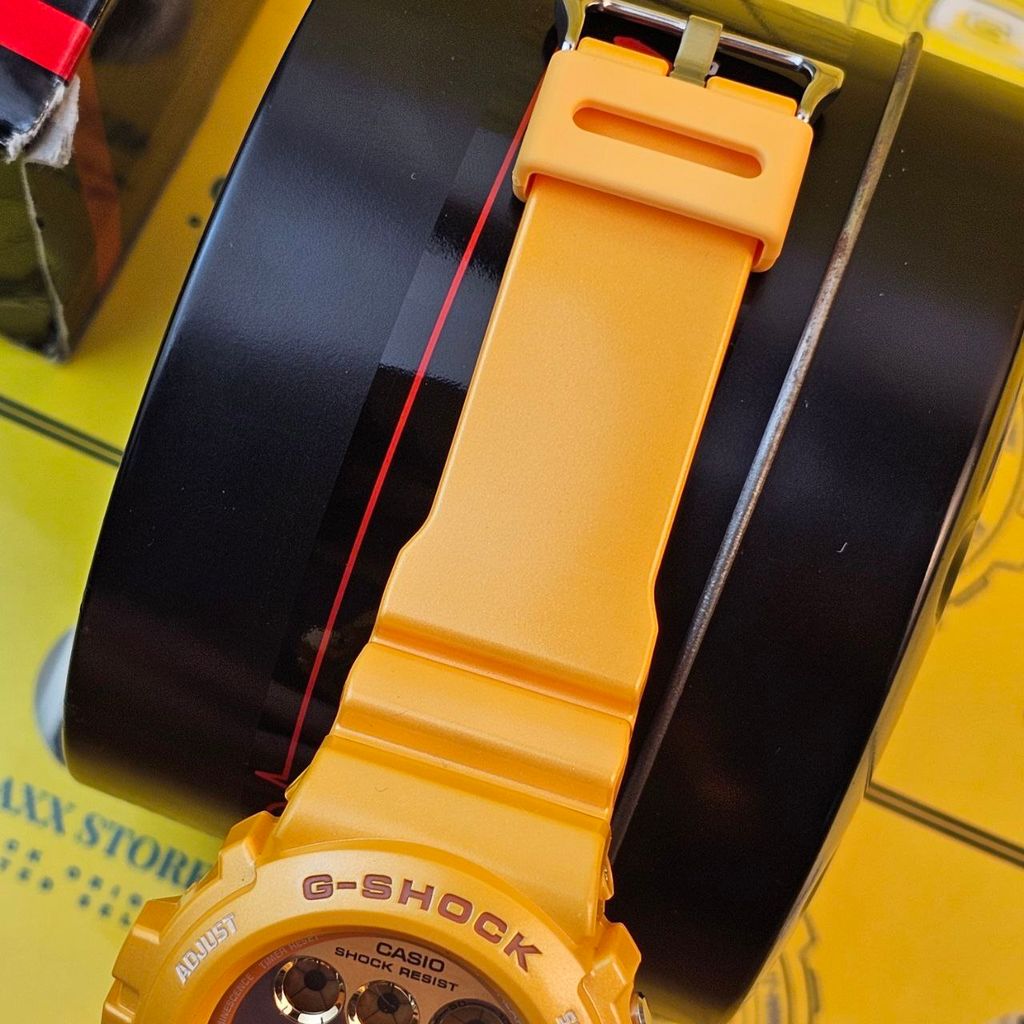 photo_6177096659339690648_y