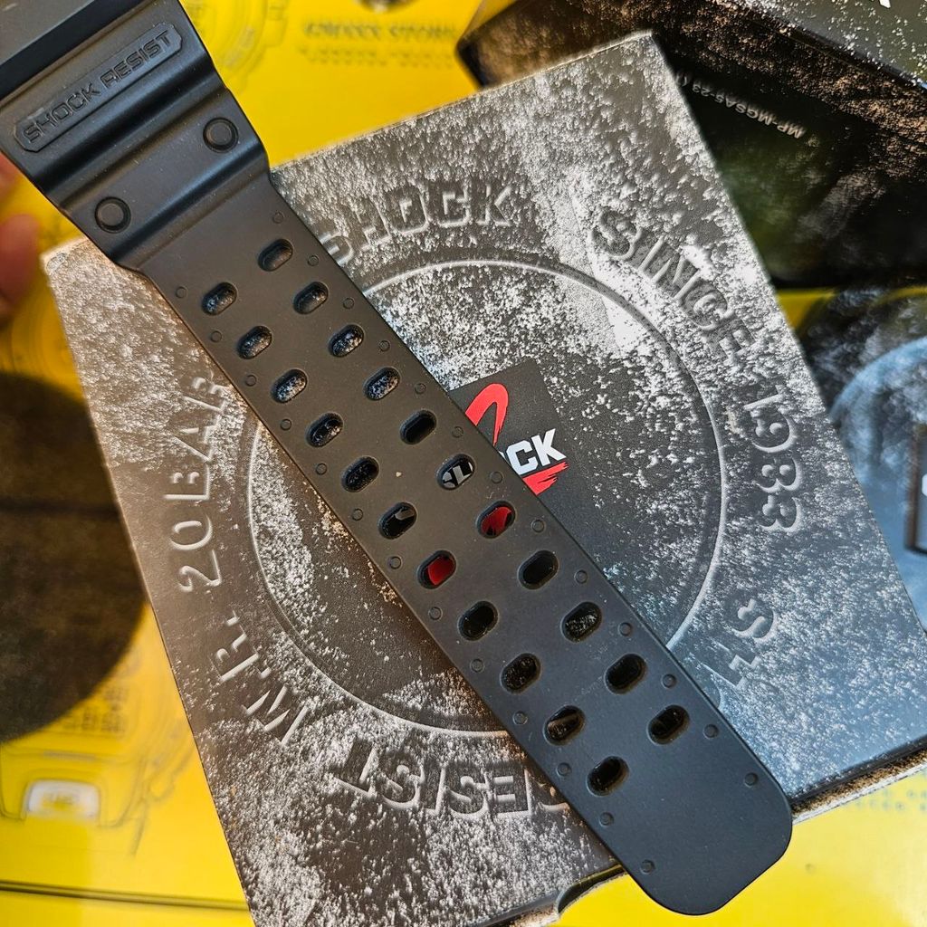 photo_6179394028756388644_y