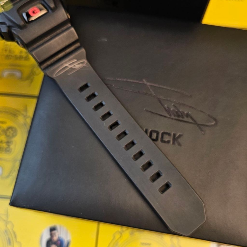 photo_6194979996922135774_y