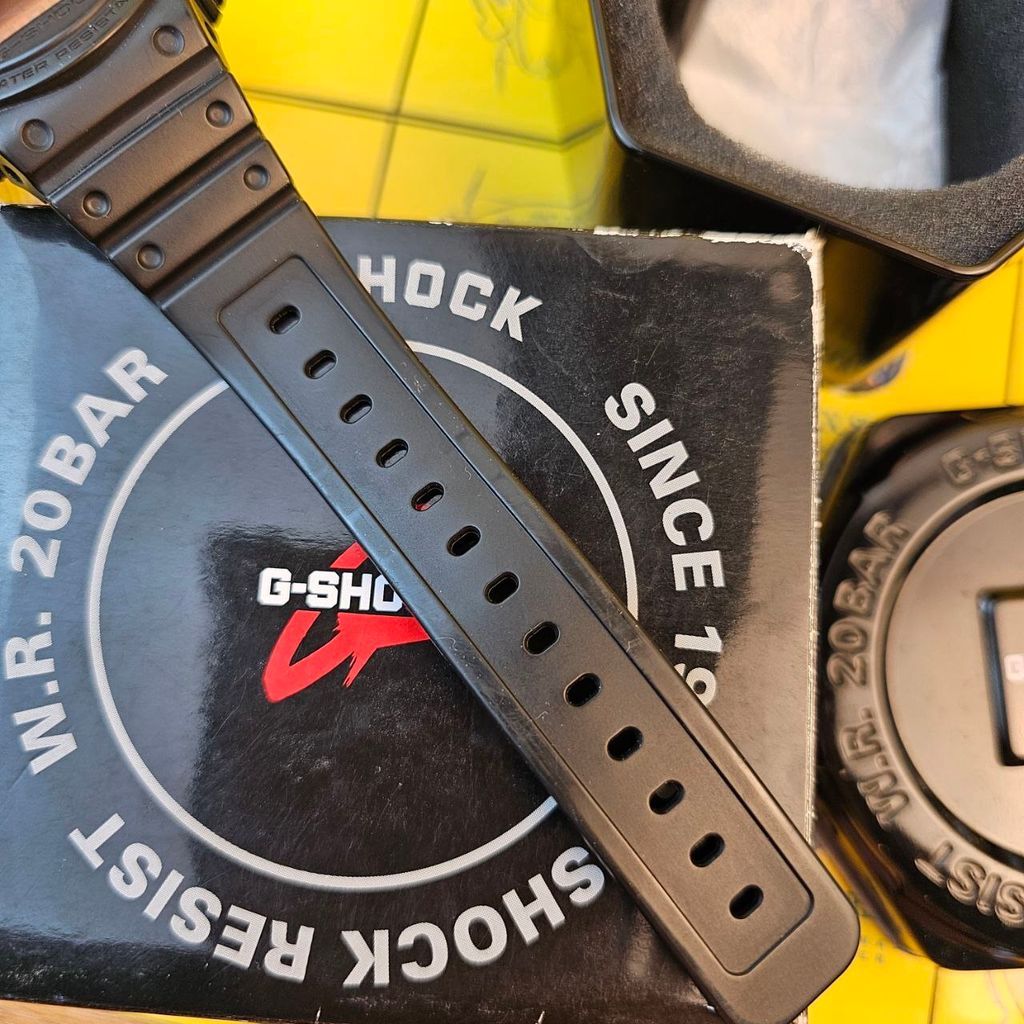 photo_6199229205636565966_y