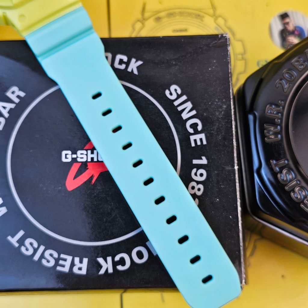 photo_6199229205636565939_y