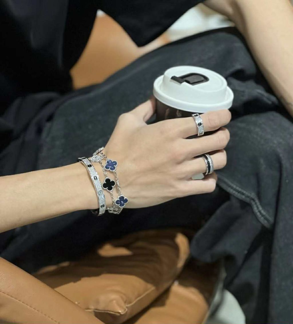 dbd048cd-1a57-4ce5-b4bc-c4a7ff689aa2