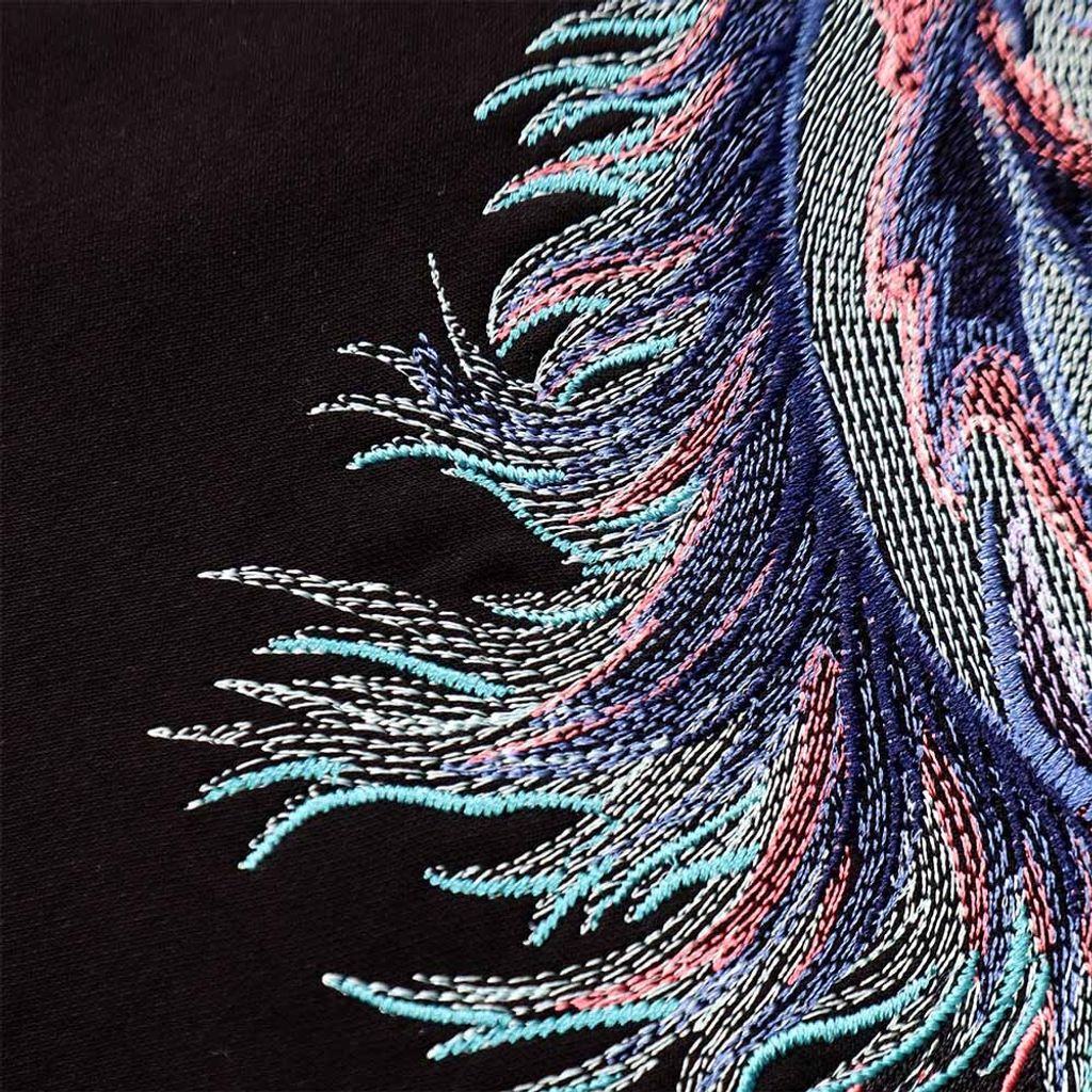 RU-Embroidery-Stallion-Tee-Black-Details-7