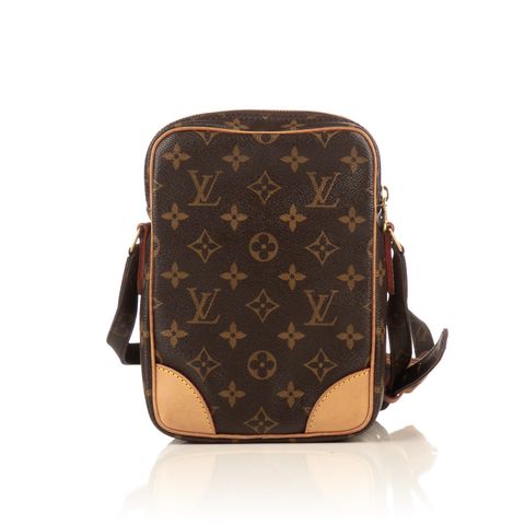 ad  - Louis Vuitton Portefeuille Double VCompact M64391