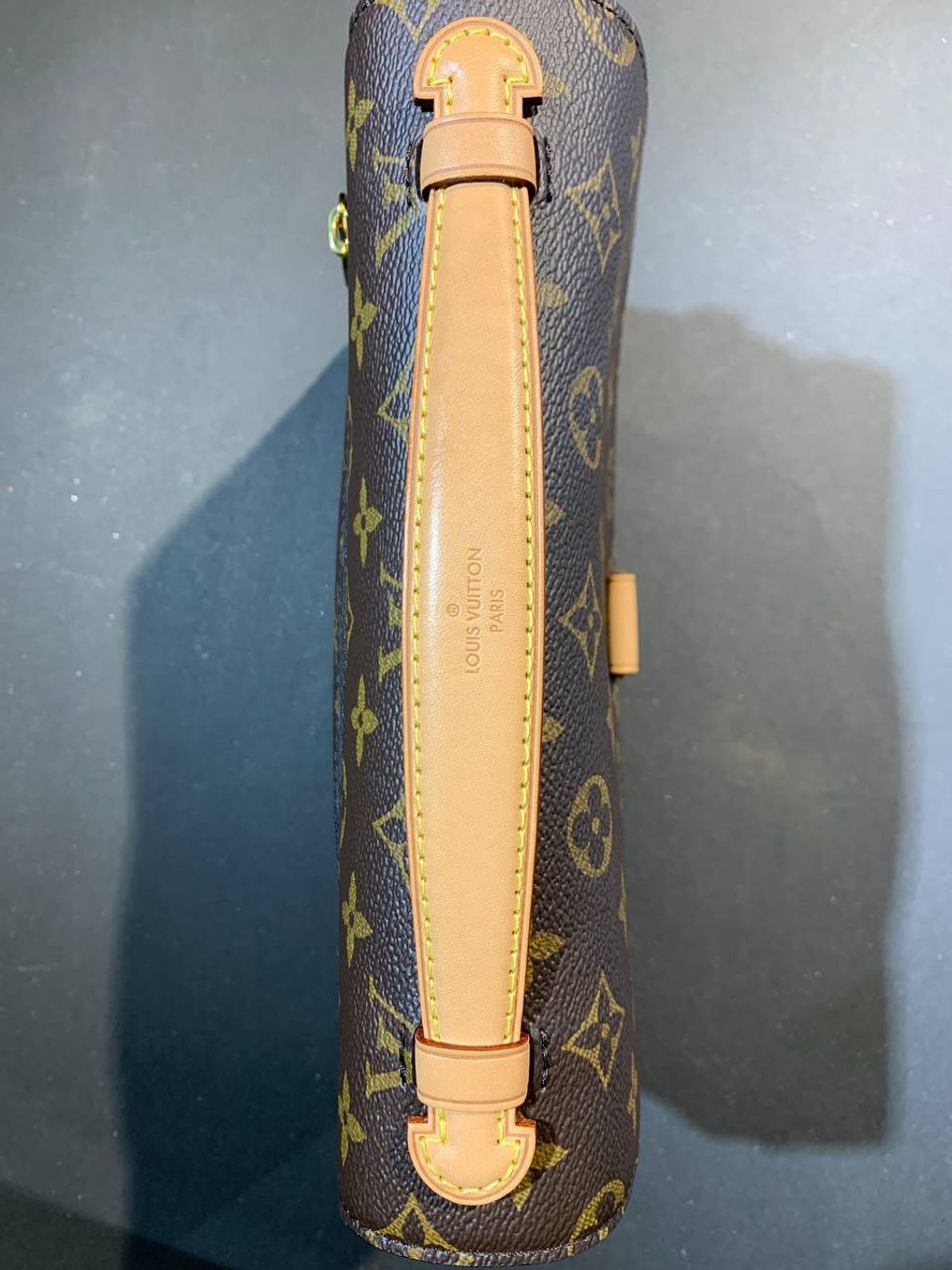 LOUIS VUITTON Brown Monogram Pochette Metis – portluxe