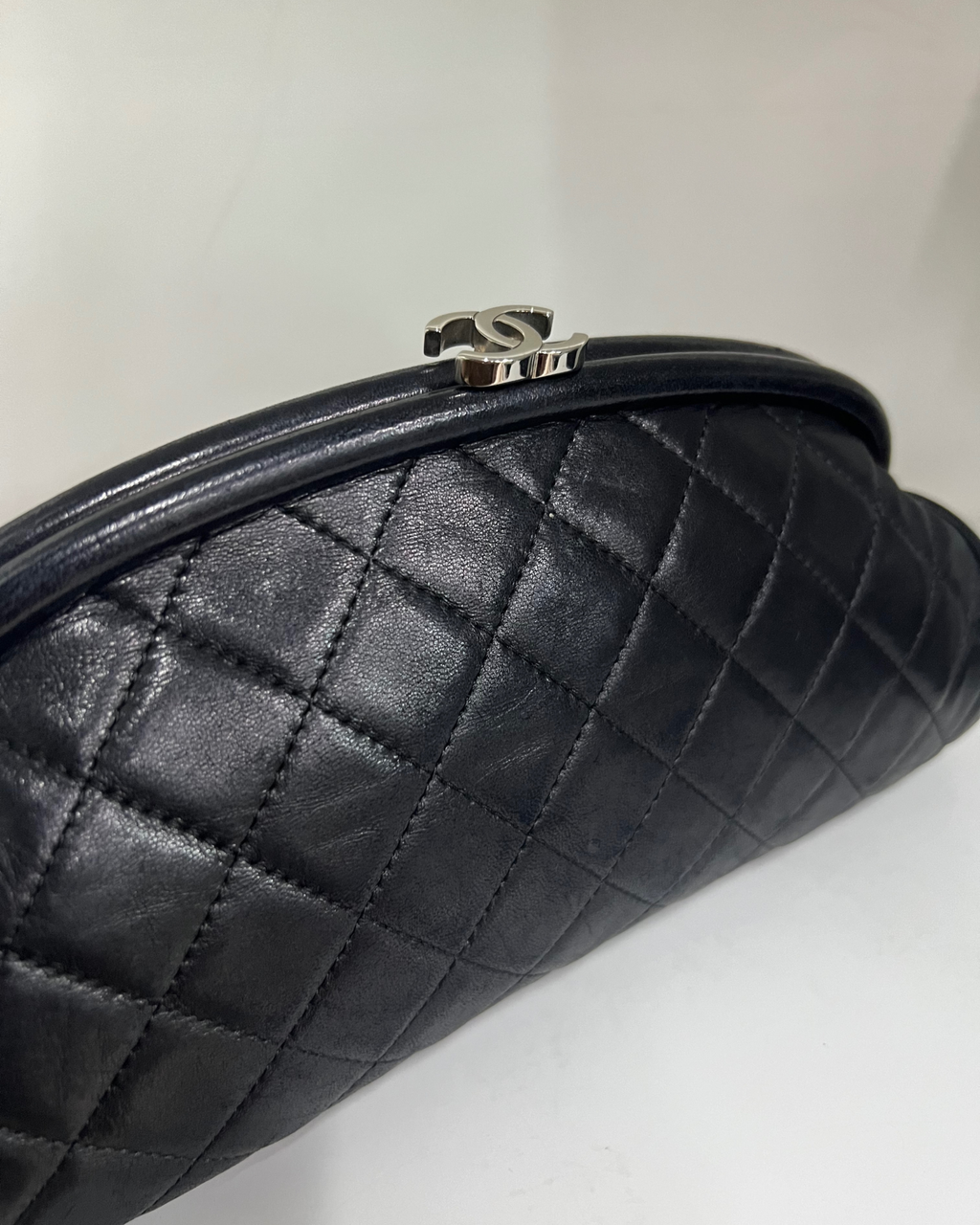 Chanel lambskin clutch hotsell