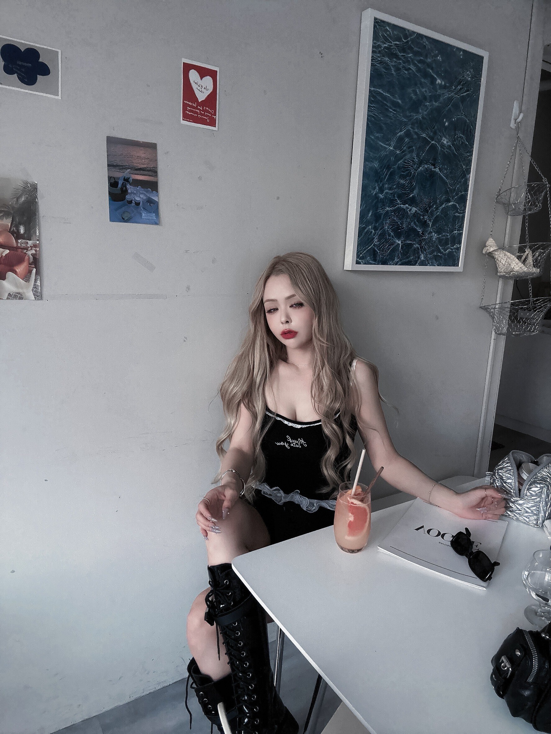 LINE_ALBUM_202556_250507_192
