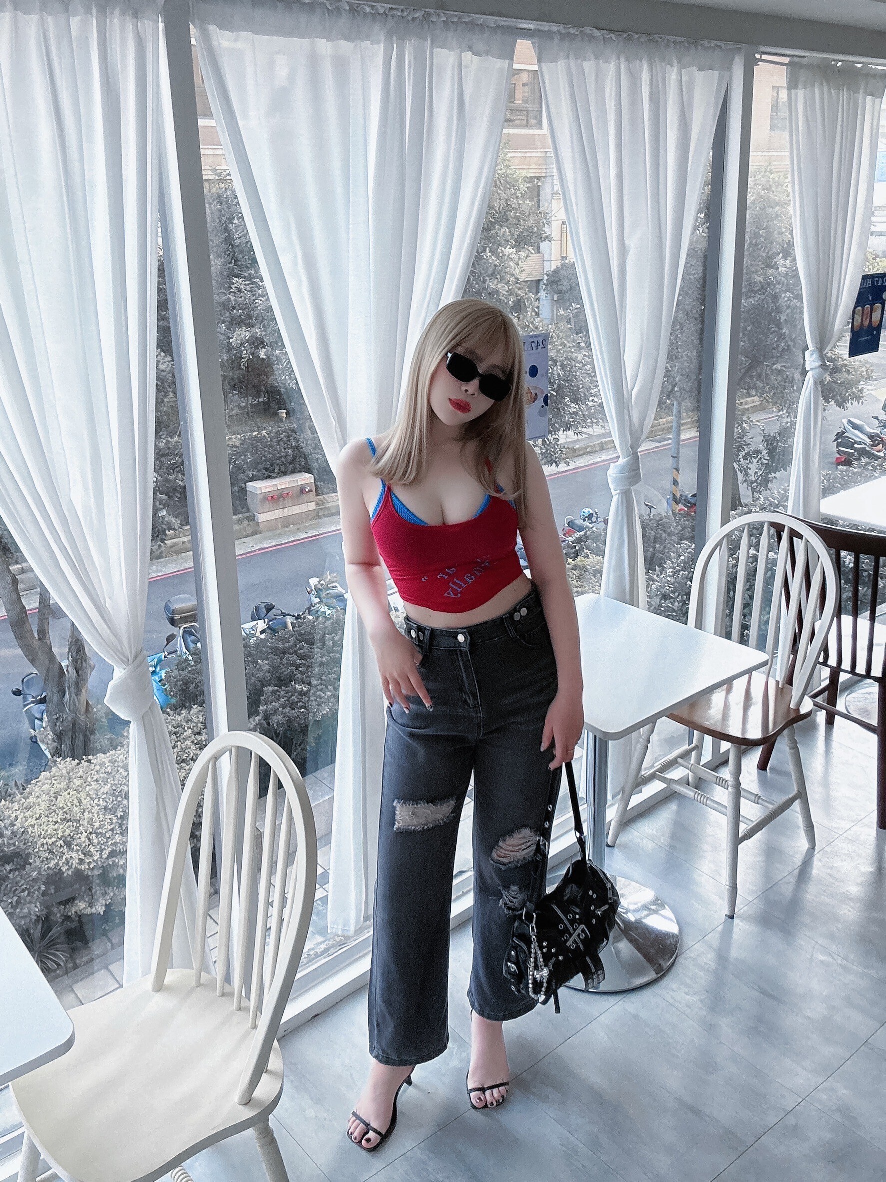 LINE_ALBUM_202556_250507_216