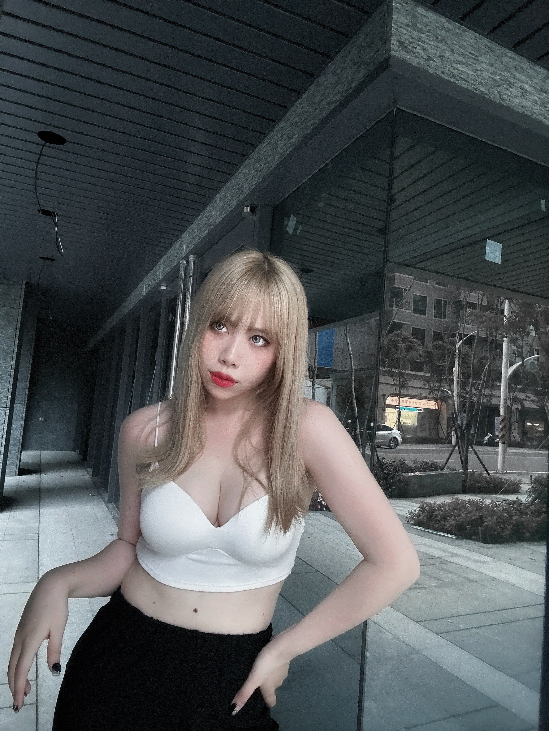 LINE_ALBUM_202556_250508_389