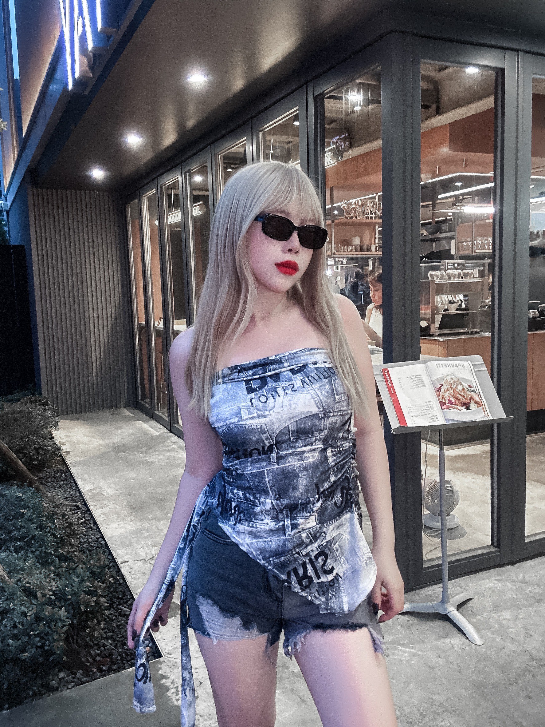 LINE_ALBUM_202593_250903_96