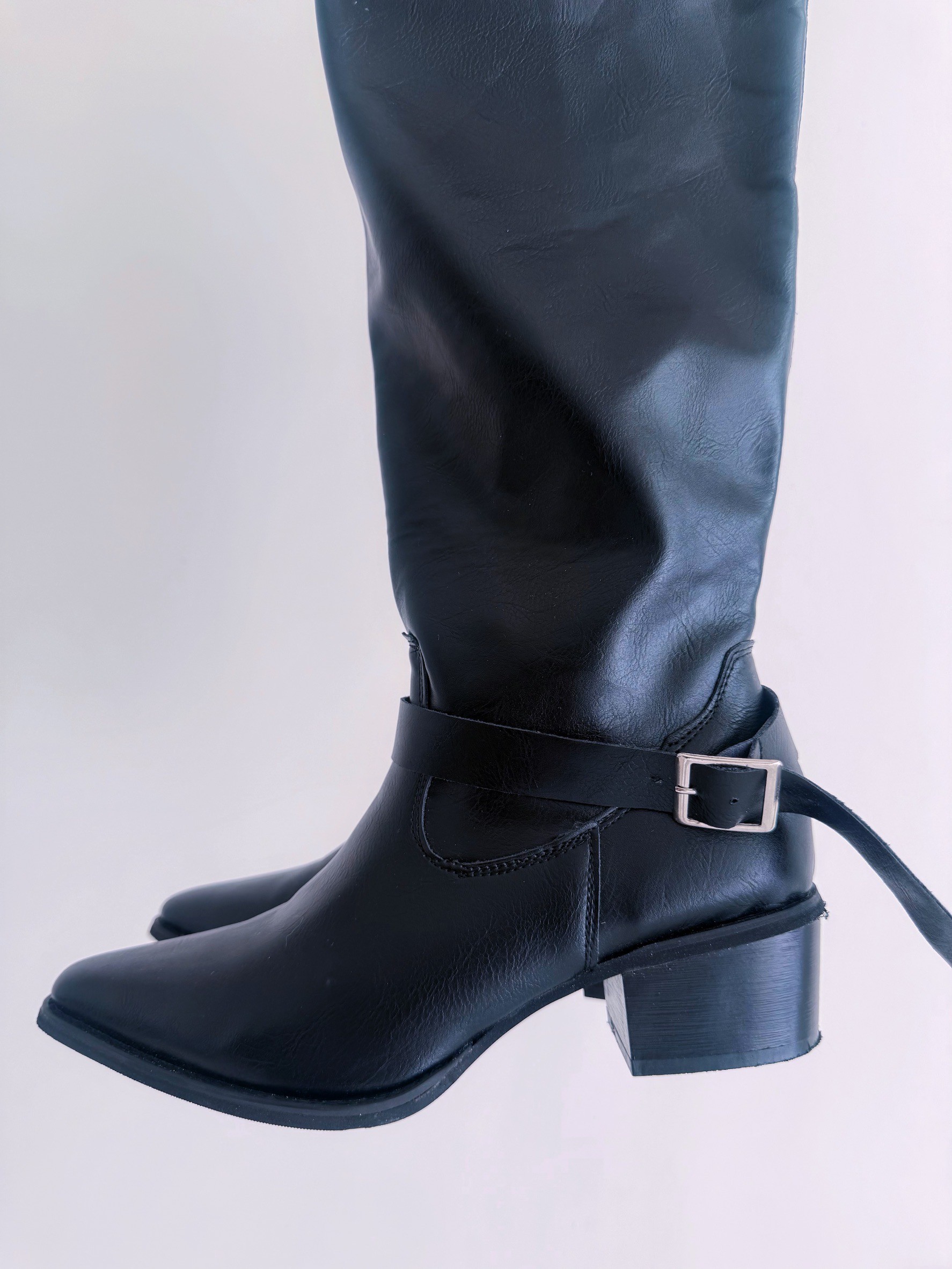 LINE_ALBUM_20251015_251015_145