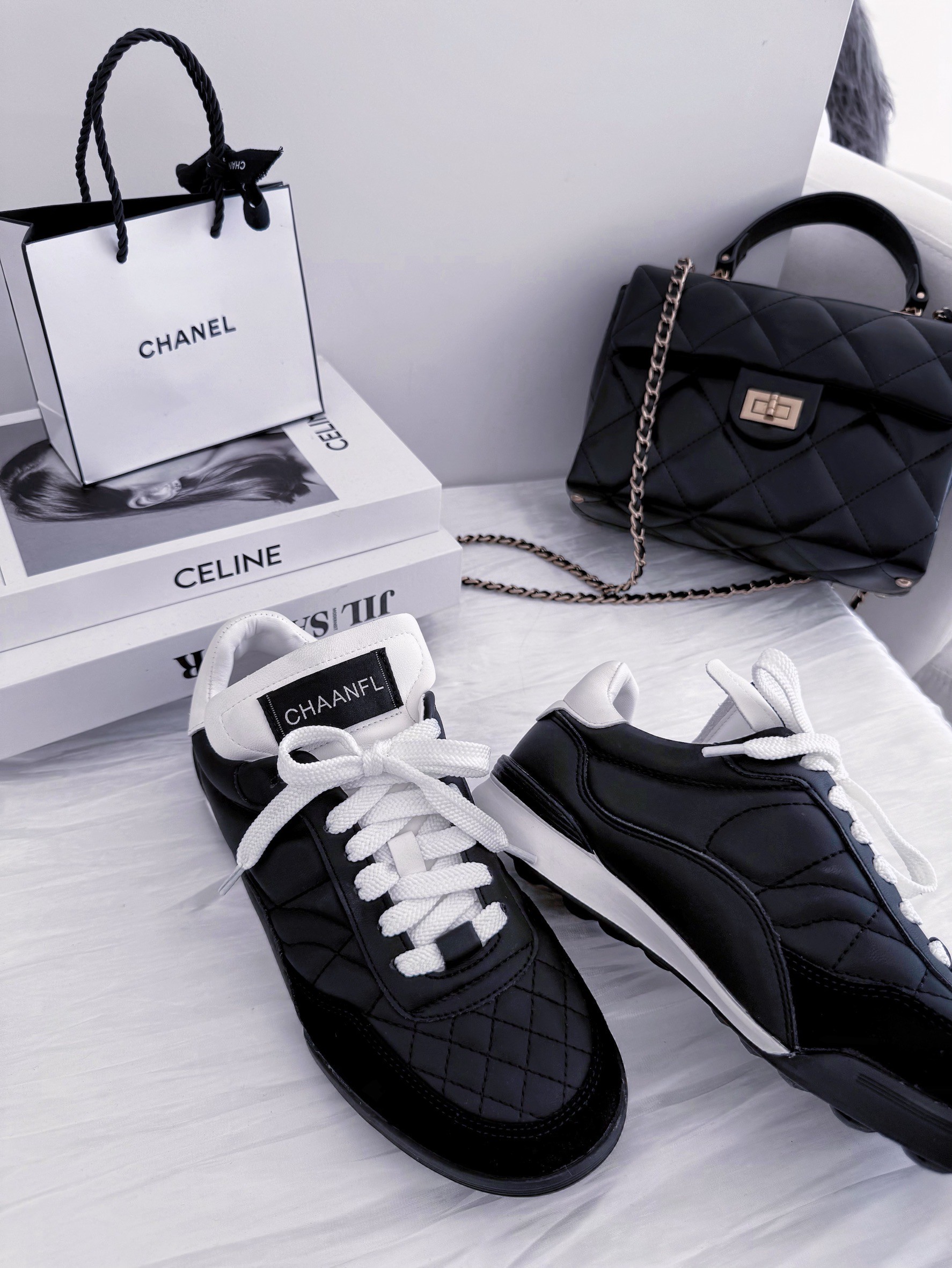 LINE_ALBUM_20251015_251015_110