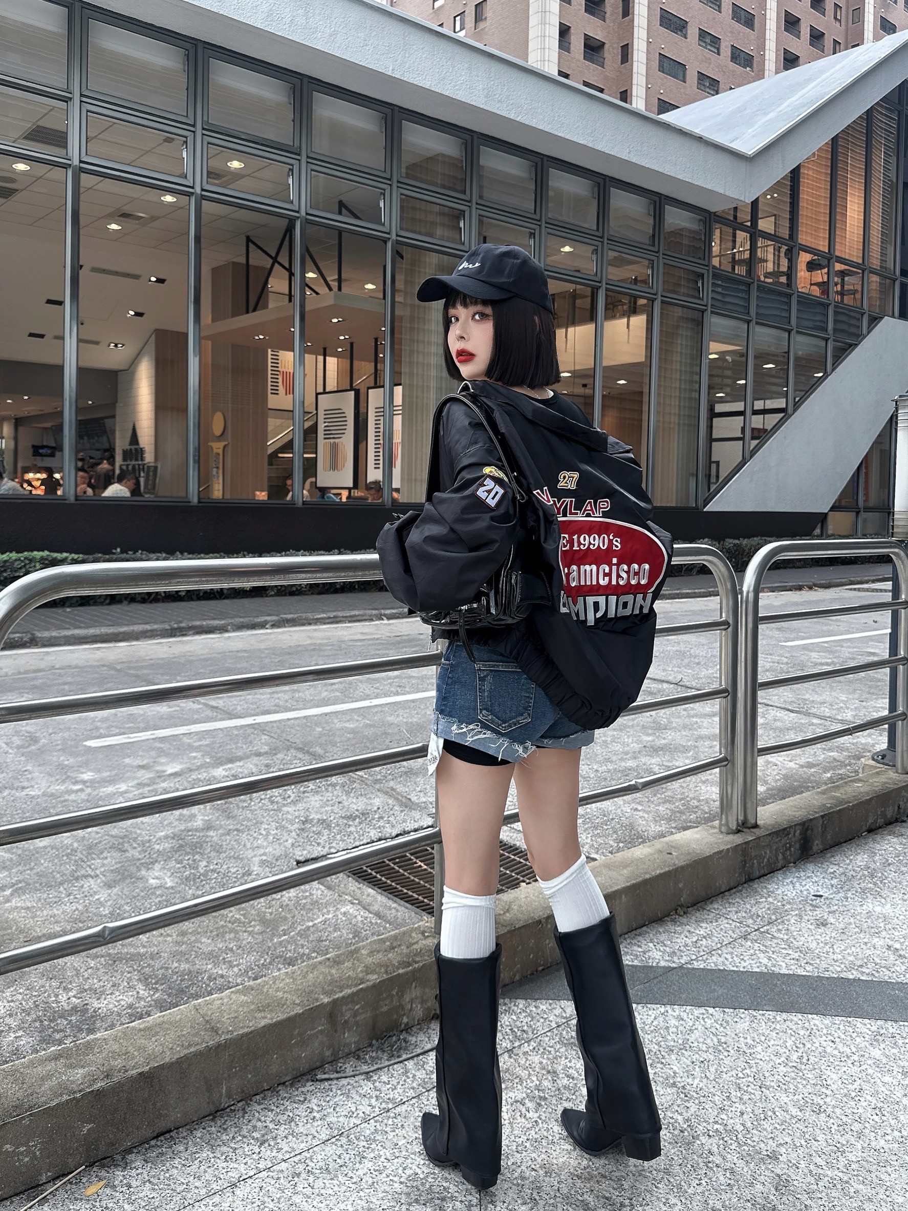 LINE_ALBUM_20251022_251022_64