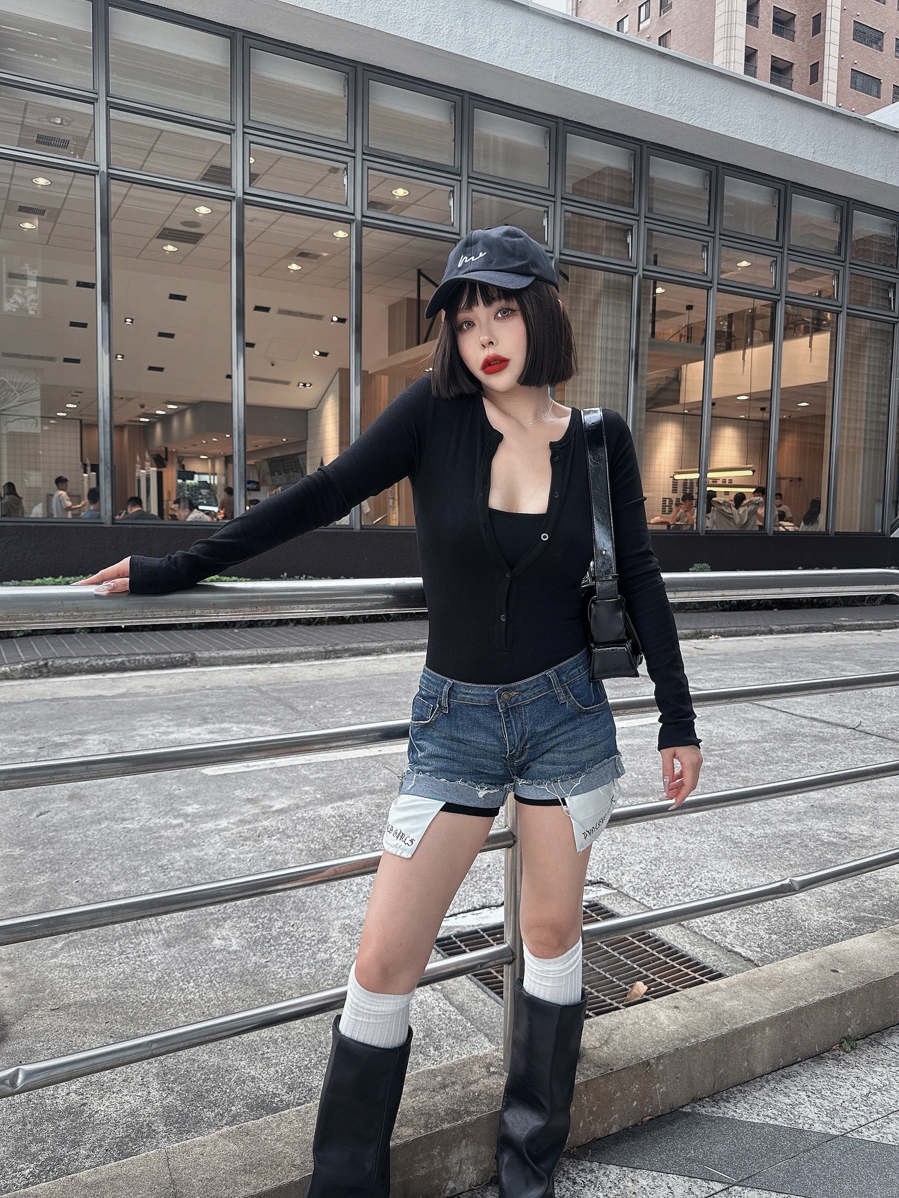 LINE_ALBUM_20251022_251022_59