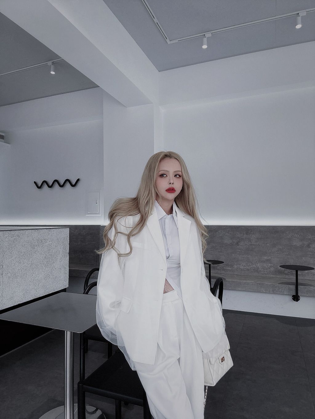 LINE_ALBUM_2025318_250319_128
