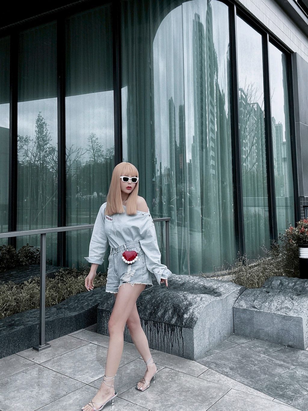LINE_ALBUM_2025331_250402_81