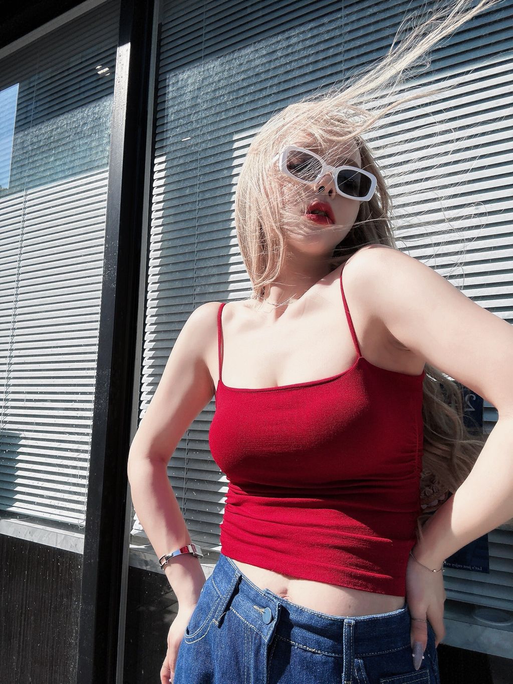 LINE_ALBUM_202556_250507_281