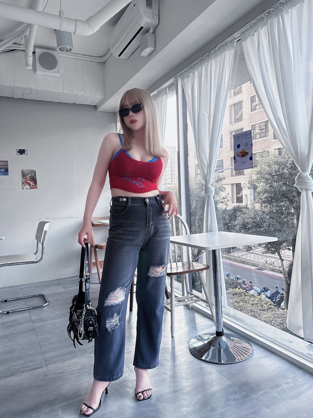 LINE_ALBUM_202556_250507_215