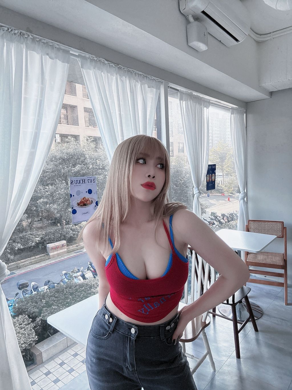 LINE_ALBUM_202556_250507_222