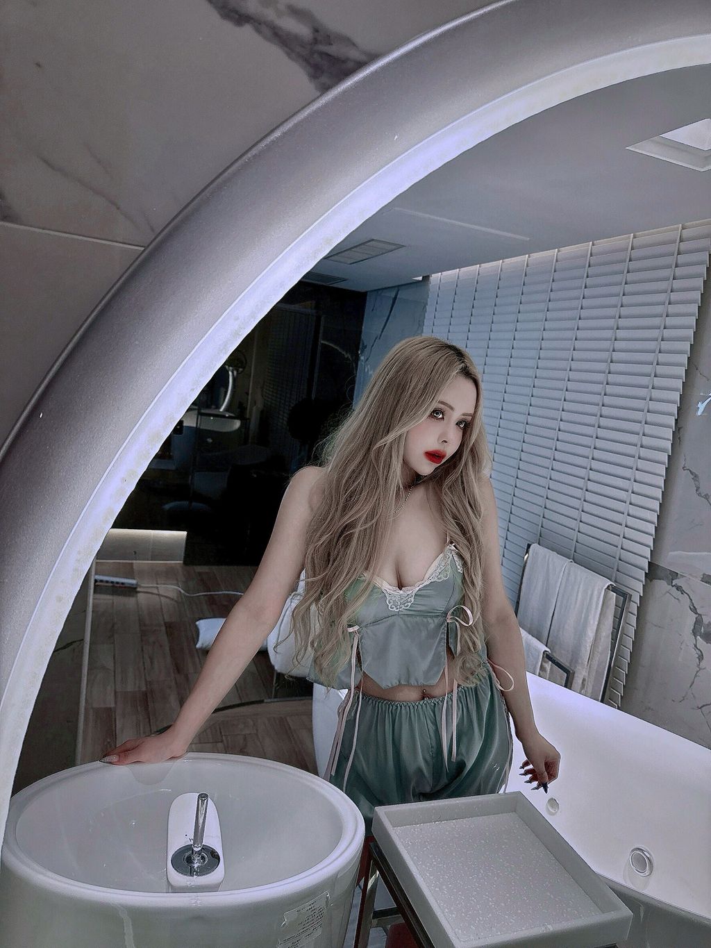 LINE_ALBUM_202564_250604_68