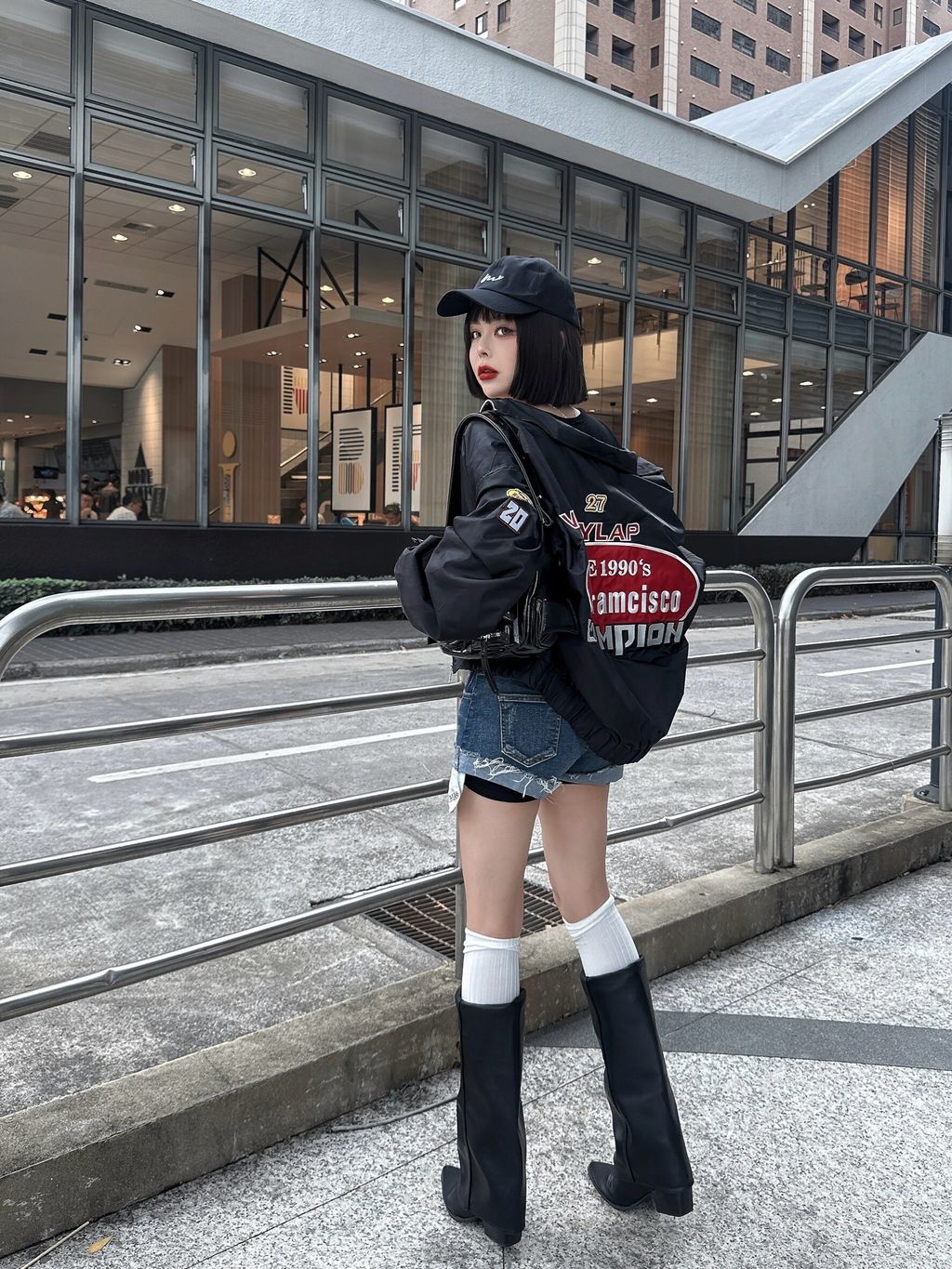 LINE_ALBUM_20251022_251022_64