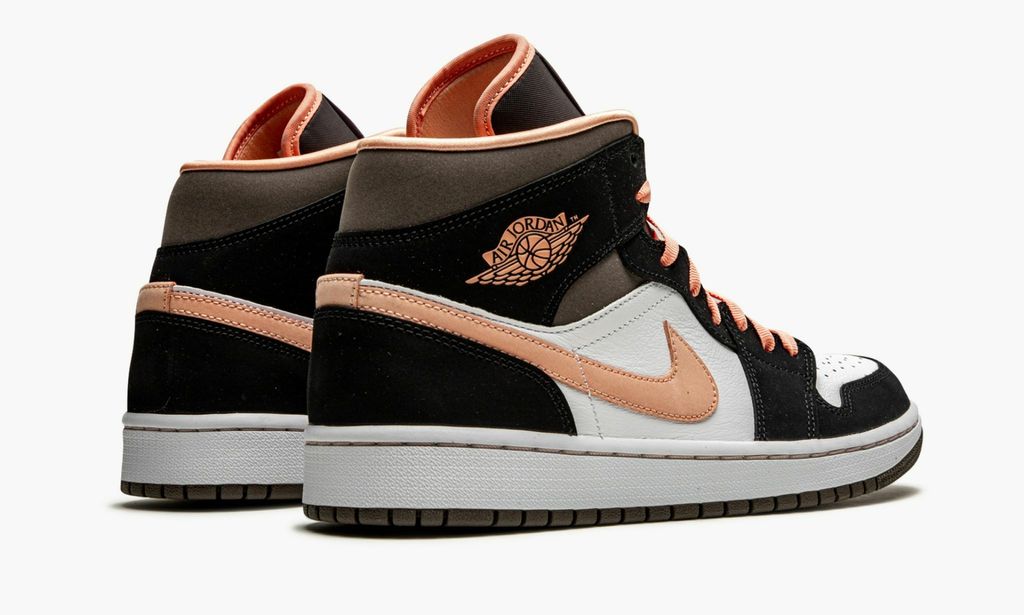 jordan-wmns-air-jordan-1-mid-se-peach-mocha_16506559_34395009_2048 (1).jpg