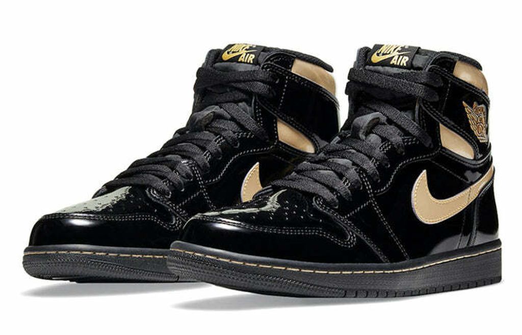 Air Jordan 1 Retro High OG Black Metallic Go (1).jpg