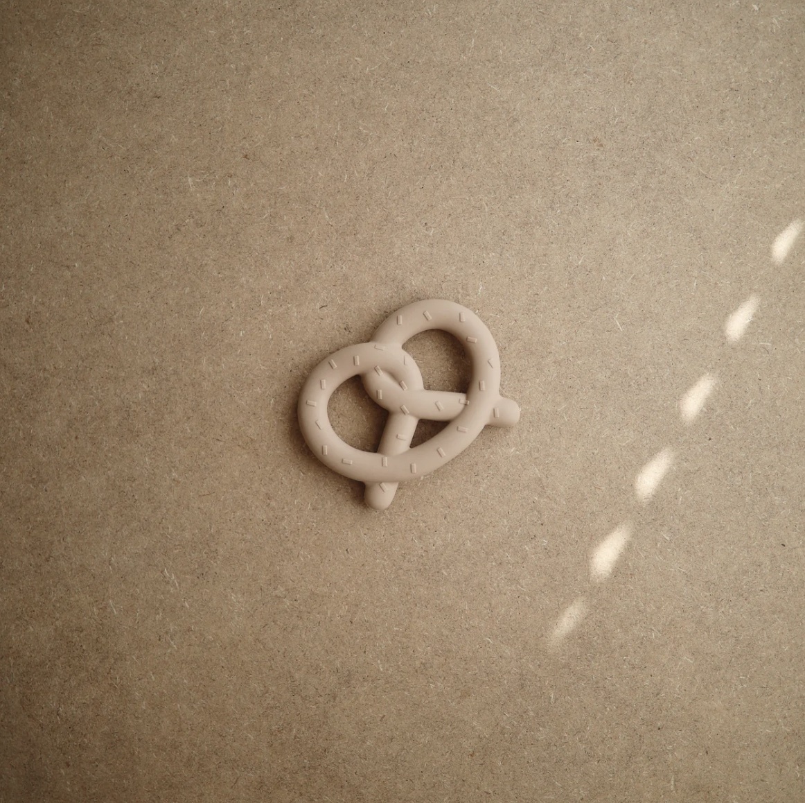 Mushie Teether Pretzel 2