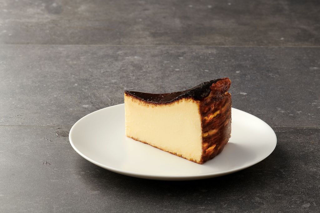 Burnt Cheese Cake (slice).jpg