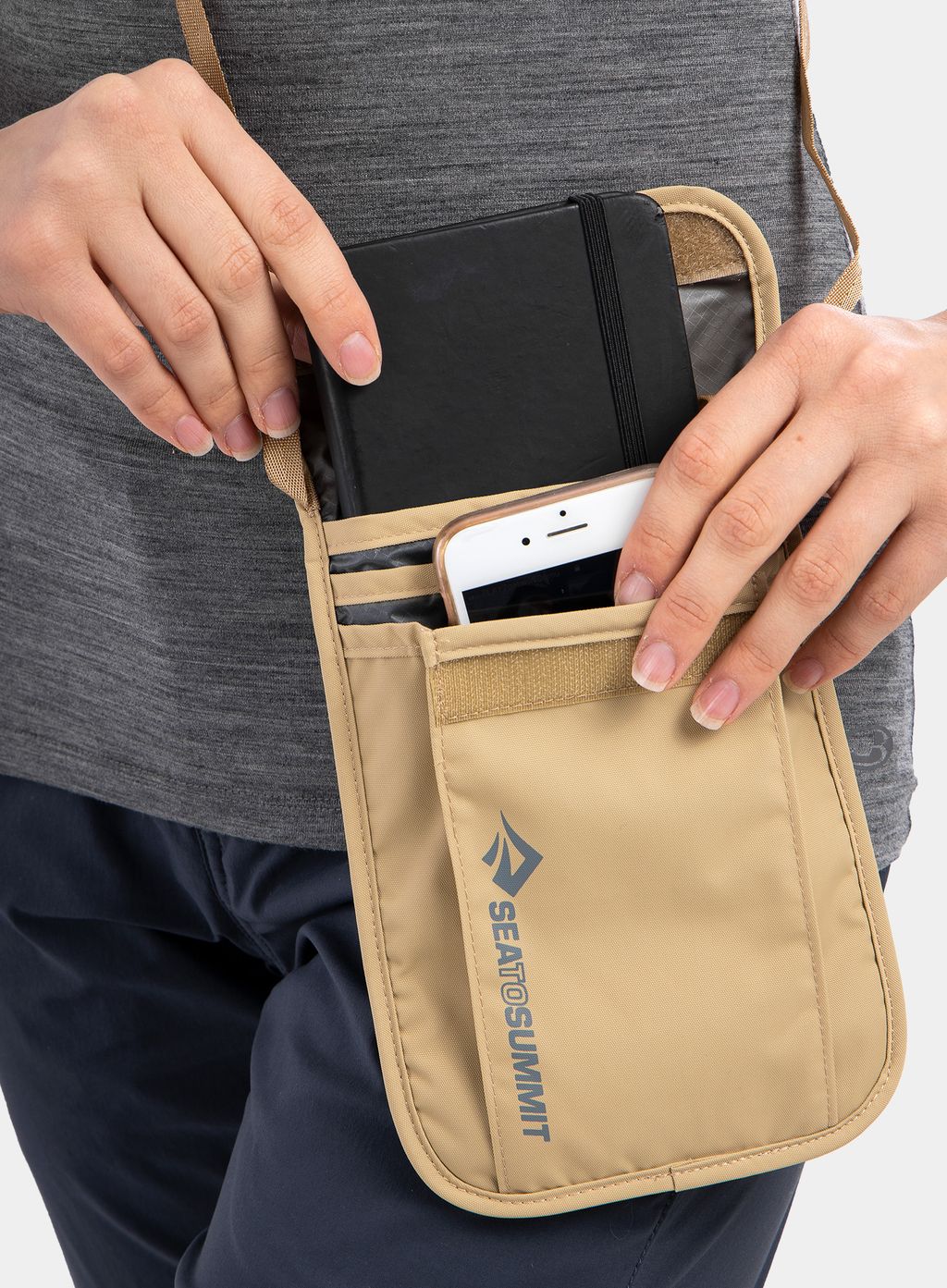 saszetka-sea-to-summit-neck-pouch-sand-1607932556_3.jpg