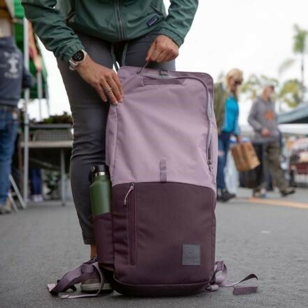 deuter-up-seoul-daypack-aubergine-grape-M9.jpg