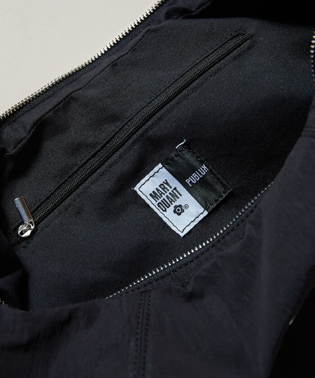 MARY QUANT刺繡尼龍斜背肩包_29