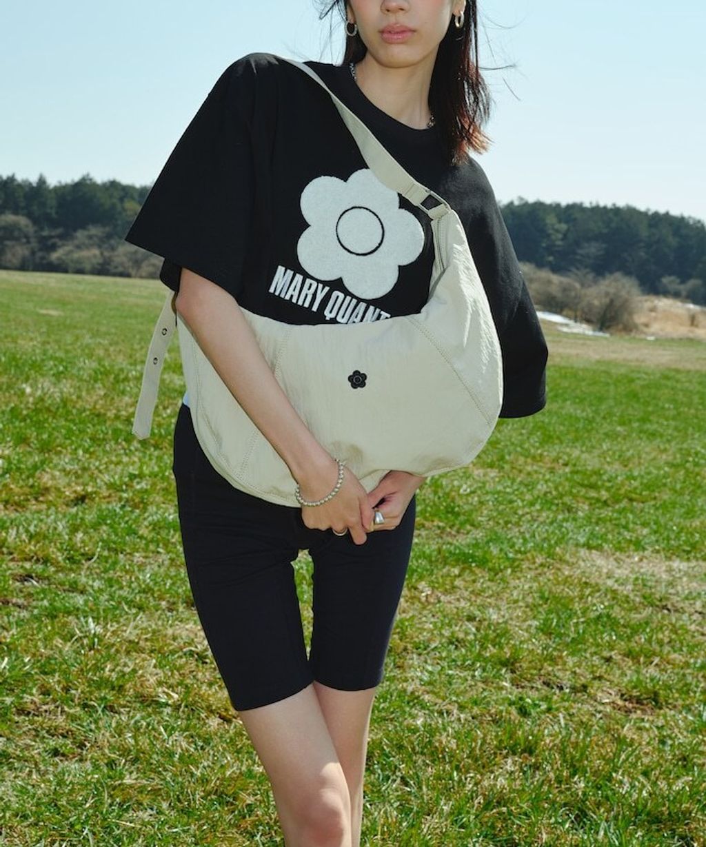 MARY QUANT刺繡尼龍斜背肩包_4