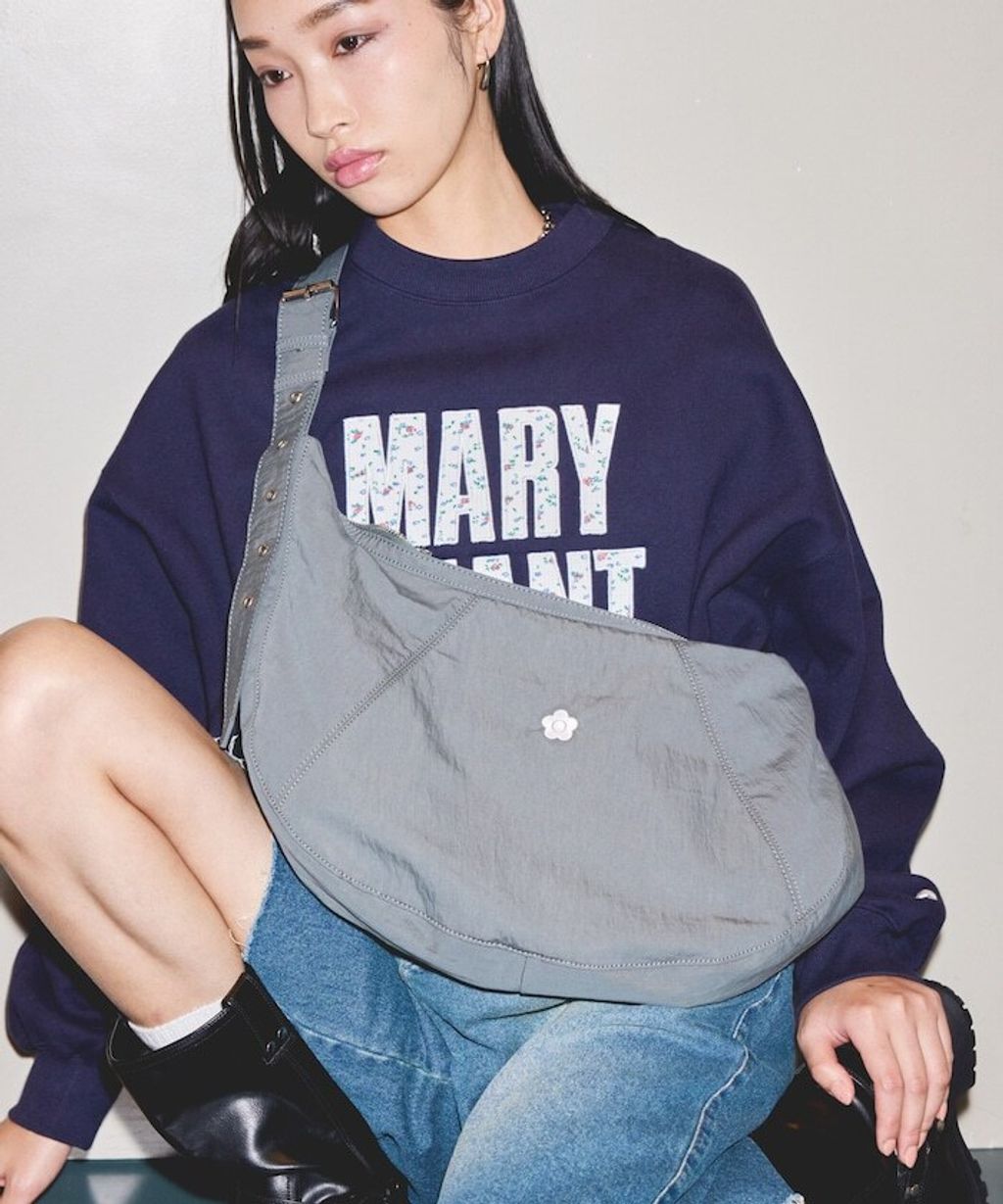 MARY QUANT刺繡尼龍斜背肩包_21