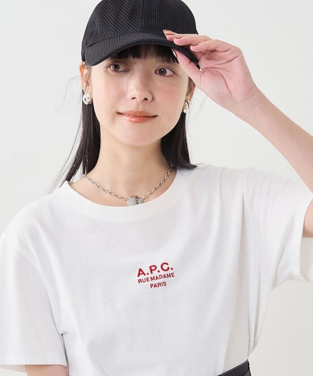item67adb2c7121ff