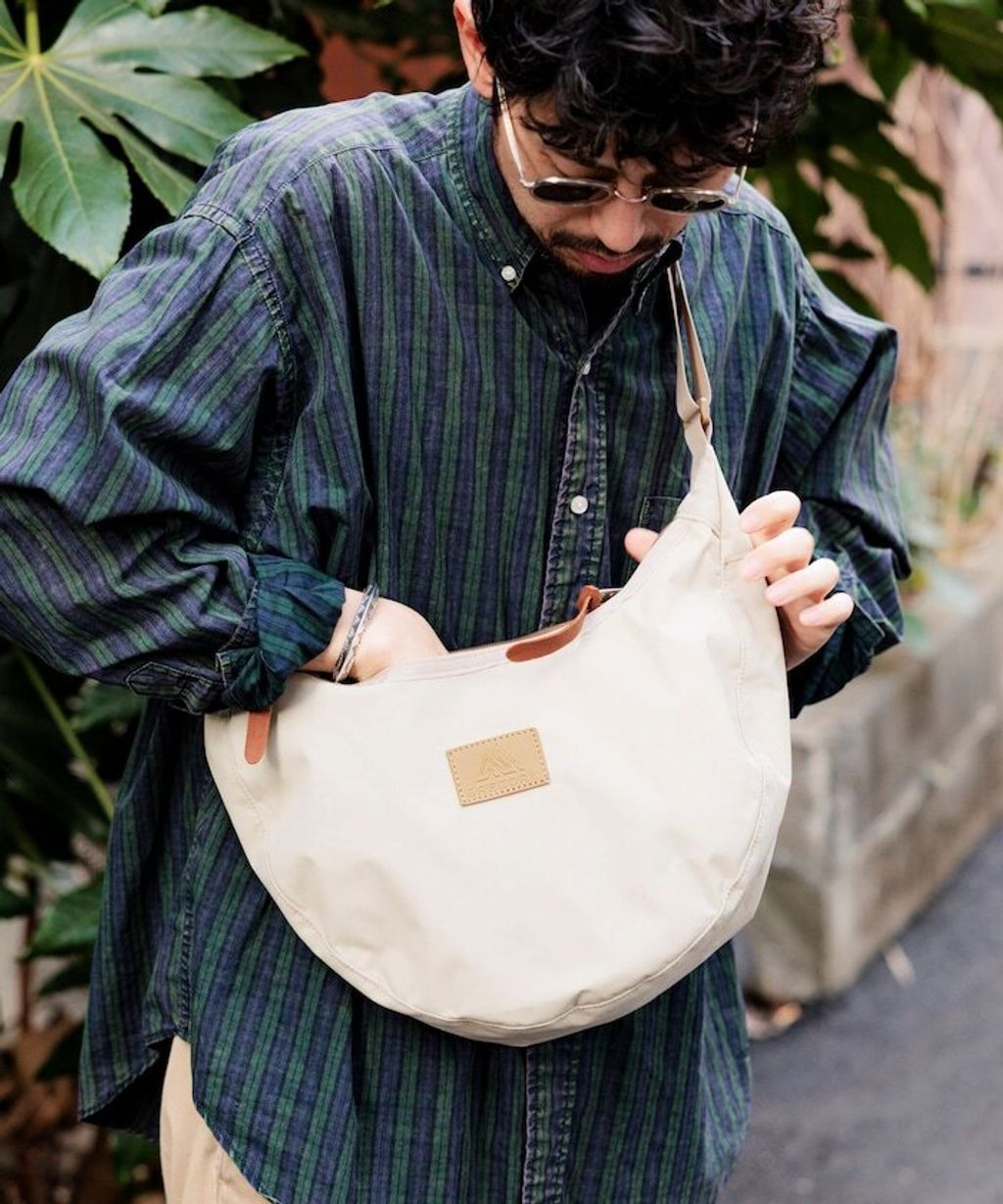 GREGORY × FREAKS STORE 尼龍三日月型肩背包_10
