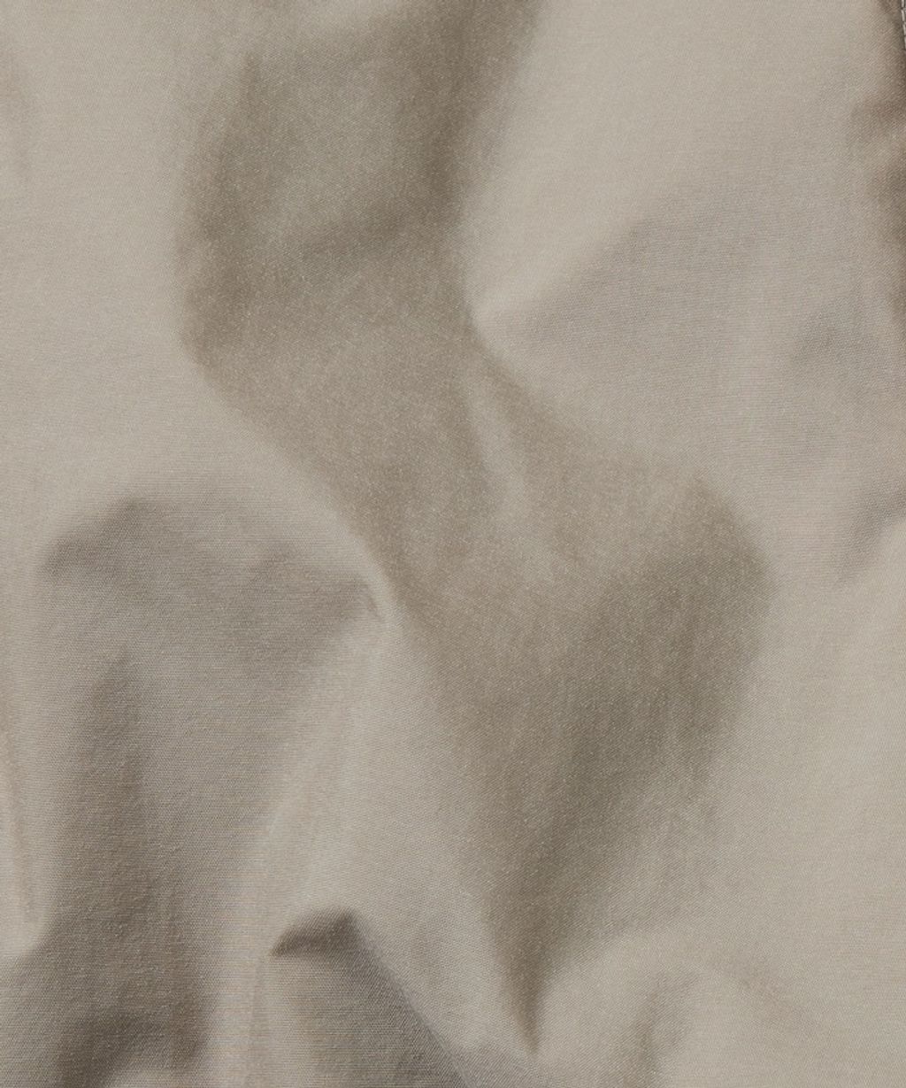 1159394400015?color=06_46